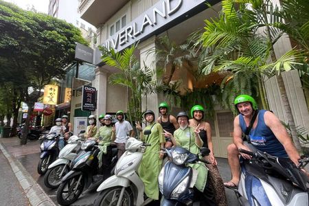 Ho Chi Minh City: Motorbike Street Food Tour with 12 Tastings