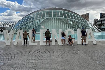 Private E-Bike City Tour of Valencia's History, Gardens