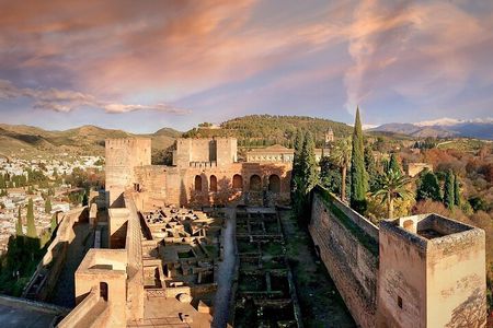 Guided Alhambra Tour with Official Tickets