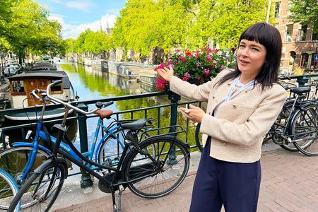 Private Amsterdam Historical Walking Tour, local Dutch guide