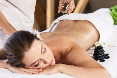 Hurghada: Cleopatra Bath & Full Body Massage with transfer