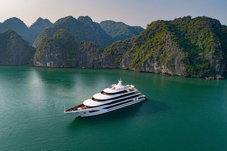 Scarlet Pearl Cruise – Luxury 2D1N Halong & Lan Ha Bay Cruise