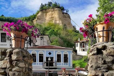 Melnik & Rozen Monastery Tour: Wine Tasting, History, Scenic Walk