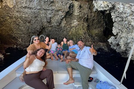 From Messina boat tour to discover Isola Bella and Taormina 