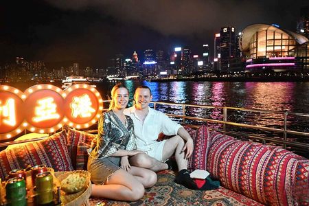 Victoria Harbour Yacht Night Cruise - DREAMER：Tourguide & Photos