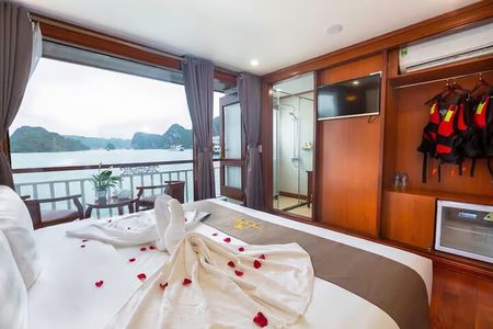 3-Days Ninh Binh, Ha Long, & Lan Ha Bay Luxury Cruise From Hanoi