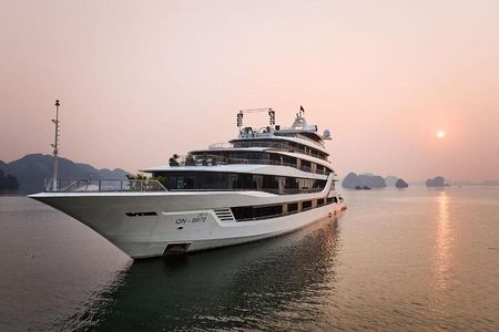 2-Day 6-Star Luxury Cruise Through Ha Long & Lan Ha Bay