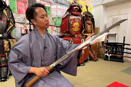 Katana Shopping with Professional Guidance in Kyoto