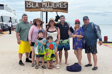 2 EN 1 Isla Mujeres Catamaran with Open Bar from Cancun