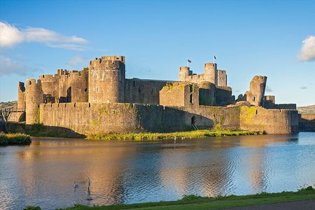 Cardiff: Welsh Castles, Mountains & Steam Railway Day Tour