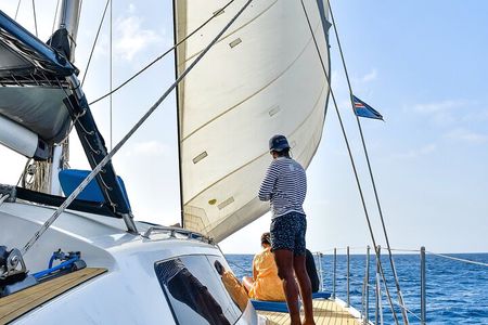 Catamaran Cruise – Tapas & Bubbles (Adults Only)