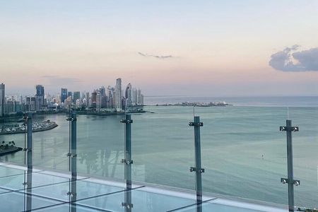 EXPLORE PANAMA CITY in half a day + 360° views from Poin