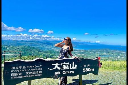 Izu Day Trip: Omuroyama & Coast 9-Guest Small Group