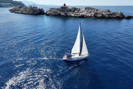 Dubrovnik:Romantic private Sunset tour on a yacht