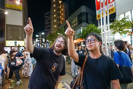 Shibuya Night Tour with Local – Authentic Izakaya & Pro Photos