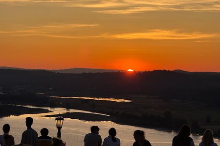 Sunset Tour of Multnomah Falls plus Vista House and Other Falls