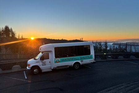 Sunset Tour of Multnomah Falls plus Vista House and Other Falls
