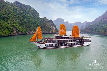 Peony Cruises 2Days/1Night for 5 Star Cruises