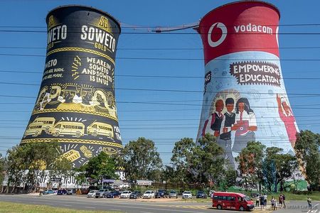 Soweto tuk tuk Tour + local Lunch Including Pick up & Drop Off 