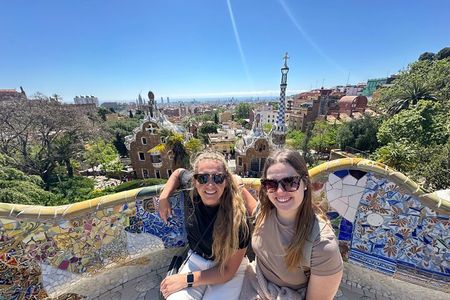 Exclusive Park Guell Tour with Skip the Line Access