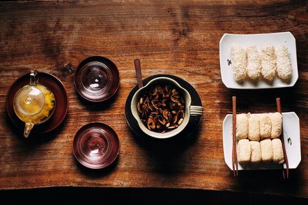 Seoul Food & Market Tour with 8+ Tastings by Secret Food Tours