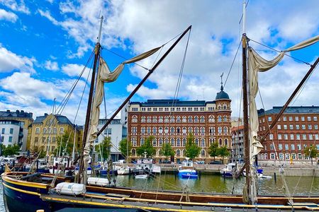 Helsinki and Suomenlinna Day Tour with Ferry Ride