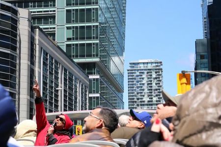 Toronto Hop-On Hop-Off Bus Tour with Scenic Boat Cruise