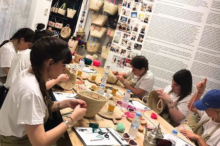 Learn embroidery in Arabic calligraphy in Marrakech