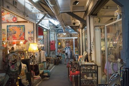 Paris Flea Market Walking Tour: Antiques, Vintage & Fashion 