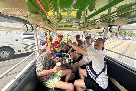 Budapest Party BeerBus Unlimited Beer & City- Private 90Min. Tour