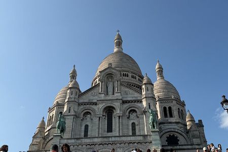 Montmartre and Sacré Coeur with Moulin Rouge Outdoor Tour 