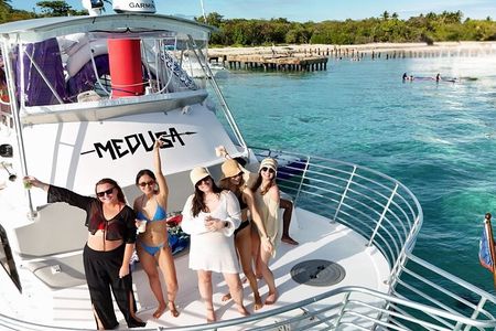 Icacos Island All-Inclusive Snorkel and Boats Tour 