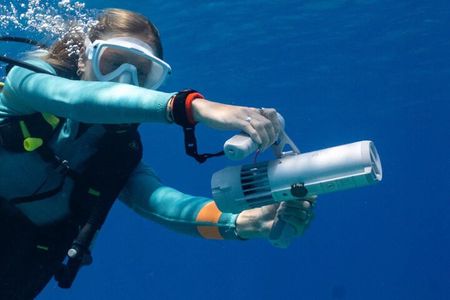 Diver Propulsion Vehicle (DPV) Scuba Dive