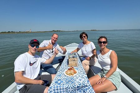 Private tour with typical boat in Venice & islands with Prosecco 