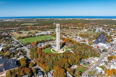  The Pilgrim Monument Tour- From Harbor to Heights