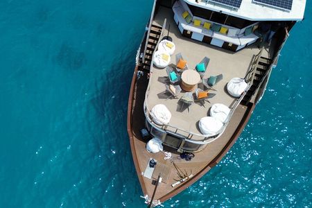 Affordable All Inclusive Yacht Charter in Maldives Atoll Villa