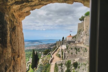 Private History and Wine Tour in Trogir and Klis
