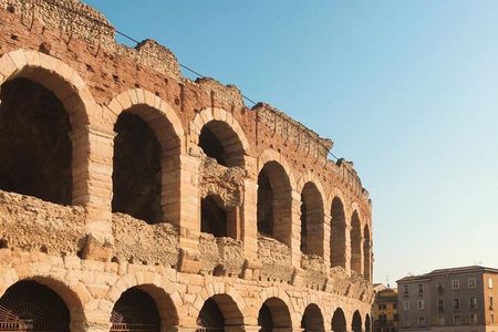Small Group Guided Tour in Verona