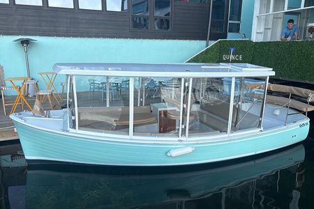 Boat Cruise 1 Hr on Lake Austin Air Conditioned Per Person