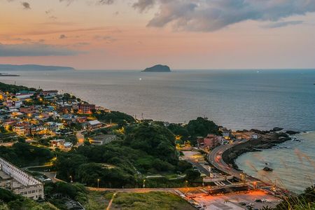 Half Day Private Tour to Yehliu Geopark & Jiufen by Night