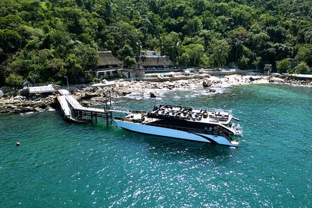 Mega Yacht ALL INCLUSIVE Remote Paradise Beach Adventure
