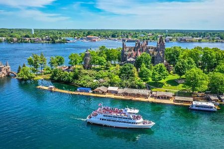 Private Tour to 1000 Islands from Toronto with Castle Boat Cruise