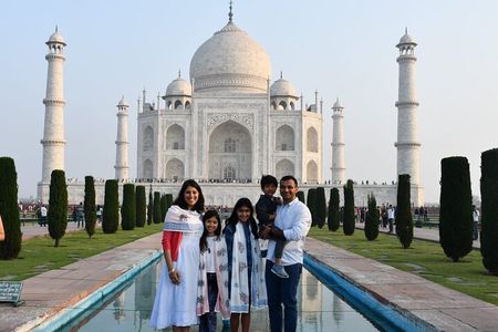 From Delhi: Private Taj Mahal day tour by Car