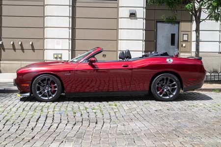 Private 2 hour tour of NYC by Dodge Convertible for up to 4 pax 
