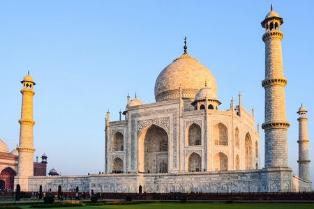 Day Trip to The Taj Mahal and Agra from Delhi by Super-fast Train