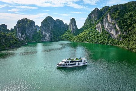 Halong 5-Star Day Cruise, Buffet, Cave, Kayak, Swimming