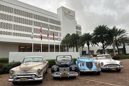 City tour by antique vehicle, luxury experience in Cartagena