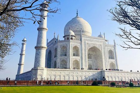 Day Trip to Taj Mahal and Agra from Chennai with Both Side Commercial Flights