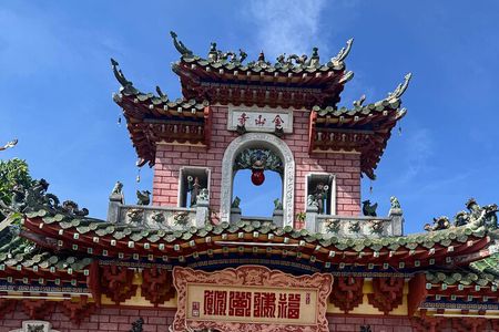 Authentic Ancient Town: Old Houses, Iconic Bridges & Folk Arts