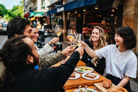 Paris: Left Bank Gastronomy & Wine tour with a Culinary School 